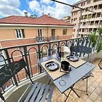 Urban Jungle - Self Check-in, Metro, Train * تورينو