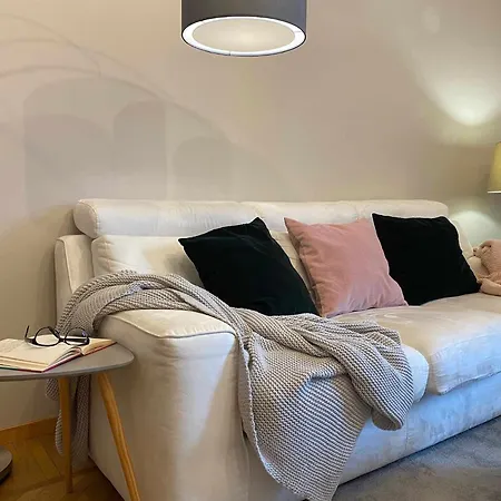 Urban Jungle - Self Check-in, Metro, Train 公寓