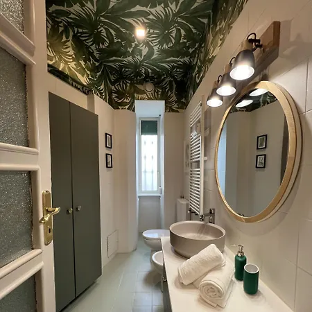 Urban Jungle - Self Check-in, Metro, Train *