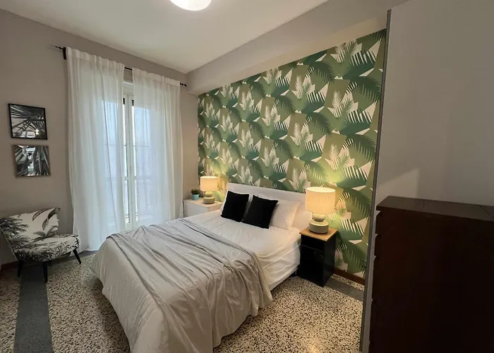 Apartment Urban Jungle - Self Check-in, Metro, Train