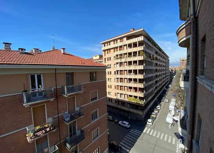 Apartment Urban Jungle - Self Check-in, Metro, Train